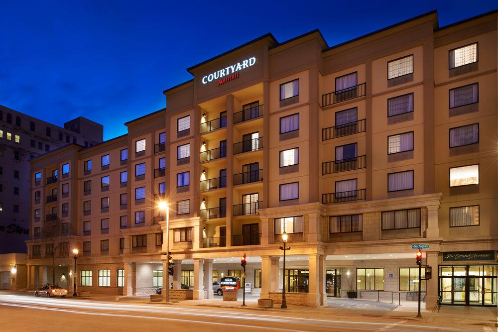 Courtyard Milwaukee Downtown Hotel Eksteriør billede